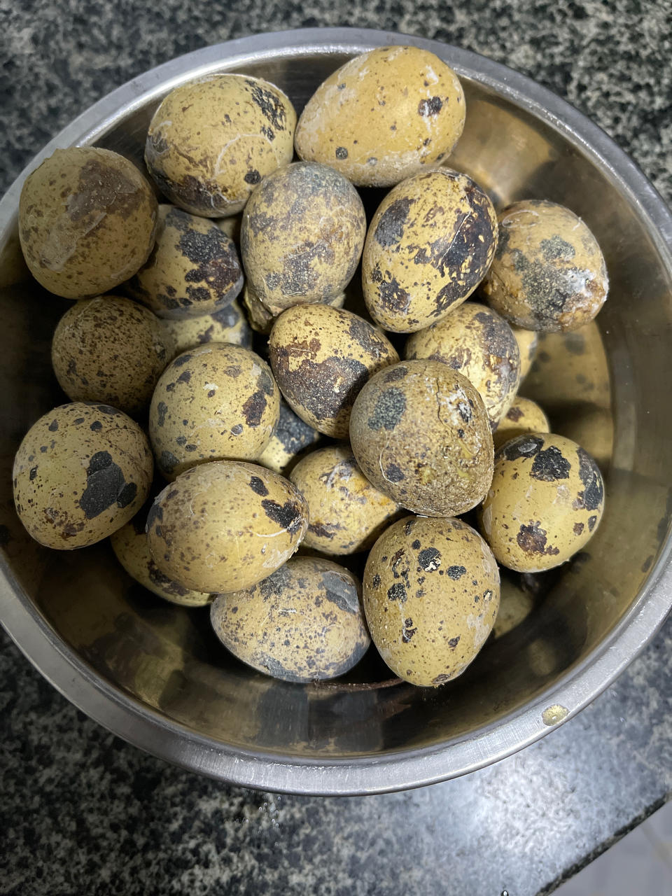 简易版盐焗鹌鹑蛋（电饭煲）