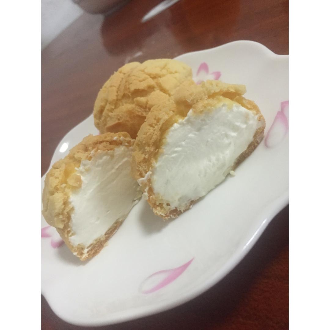酥皮奶油泡芙--#皮黑森林#
