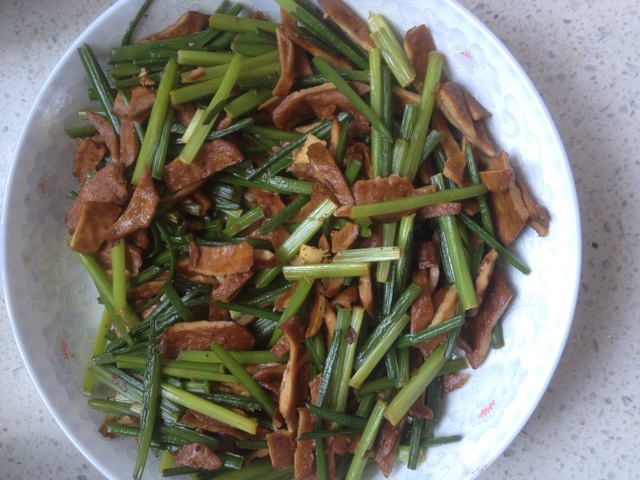 韭菜花炒肉丝