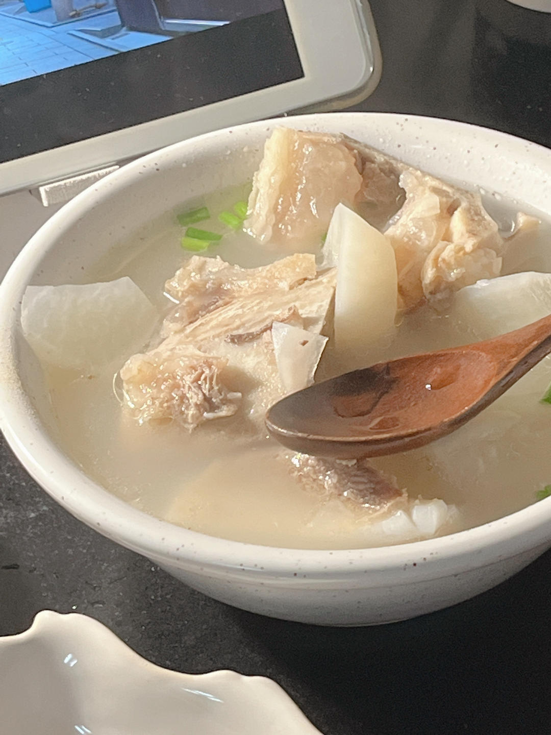 暖身补钙·牛骨萝卜汤