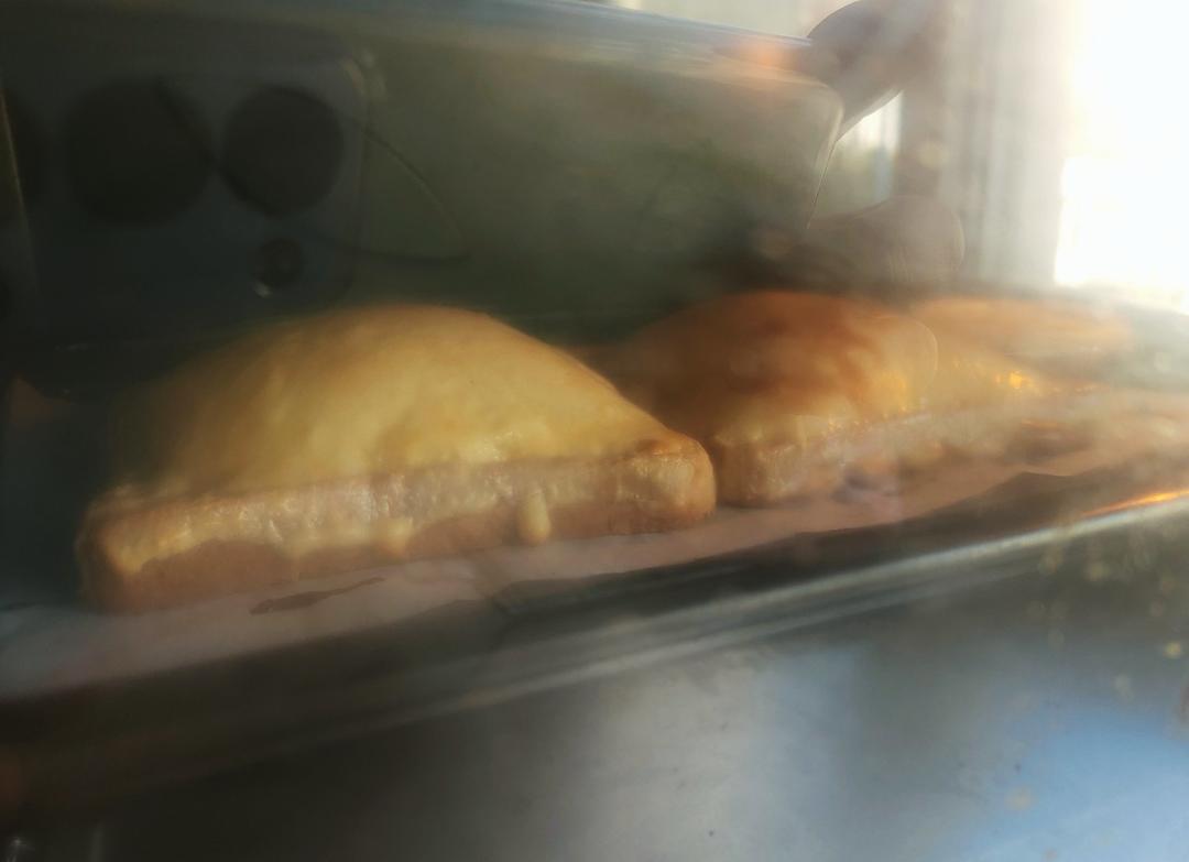 零失败快手岩烧乳酪(熔岩吐司)十分钟网红早餐，好吃哭