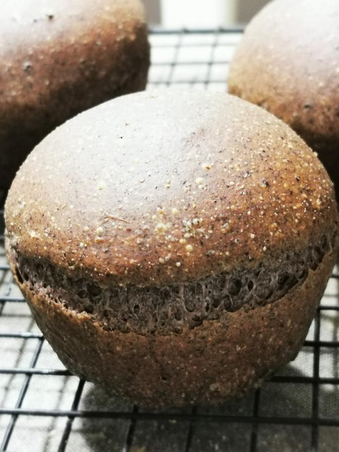 香味十足的黑米牛奶蜂蜜面包的做法