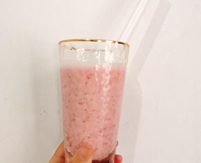 破壁机菜谱—草莓酸奶