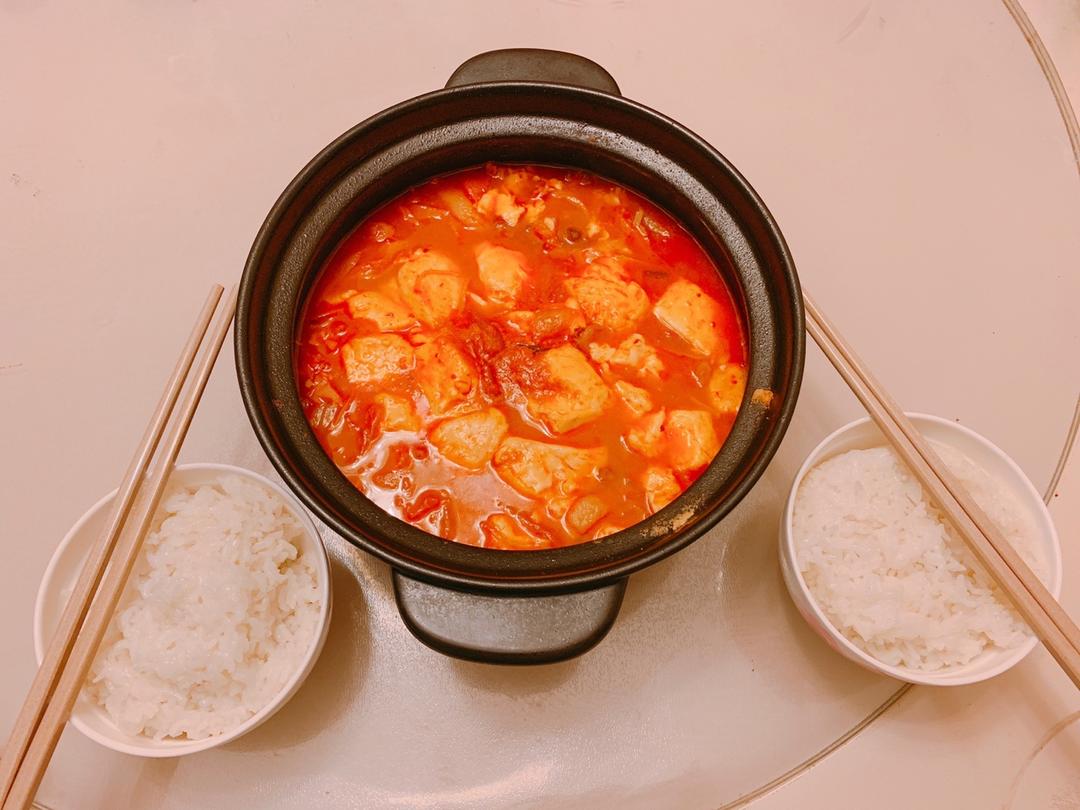 侯波尼做的韩式辣泡菜豆腐汤
