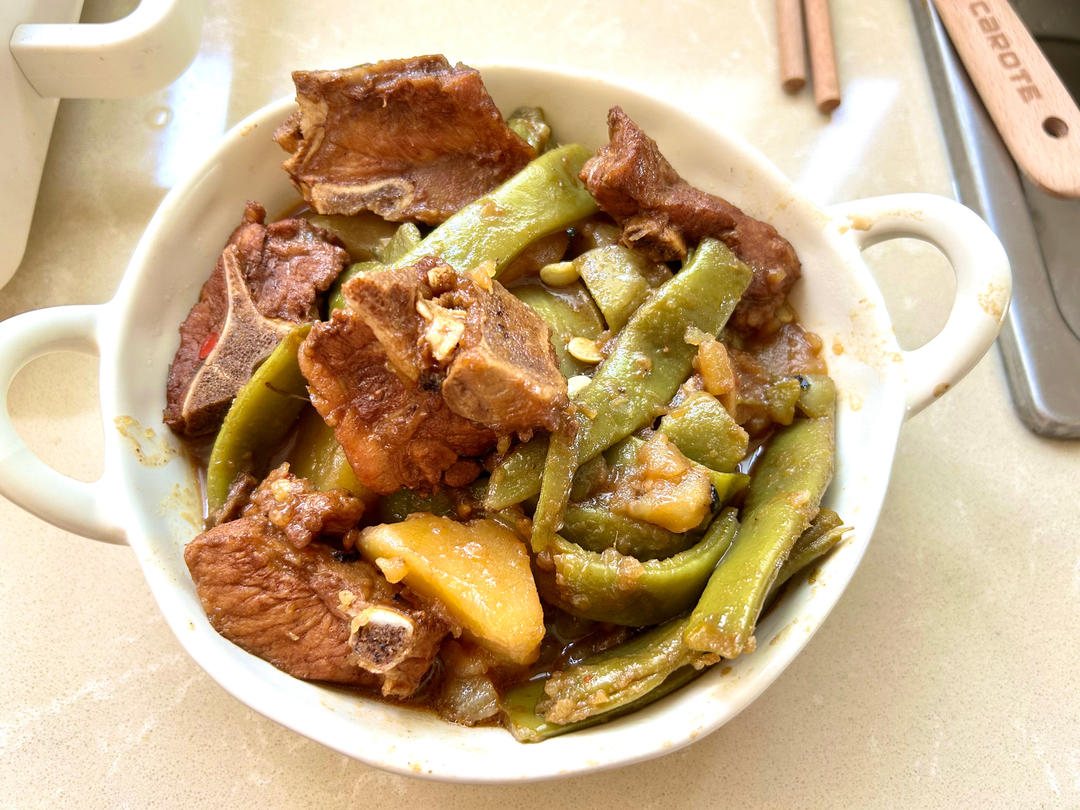 排骨炖豆角～荤素搭配，营养家常～