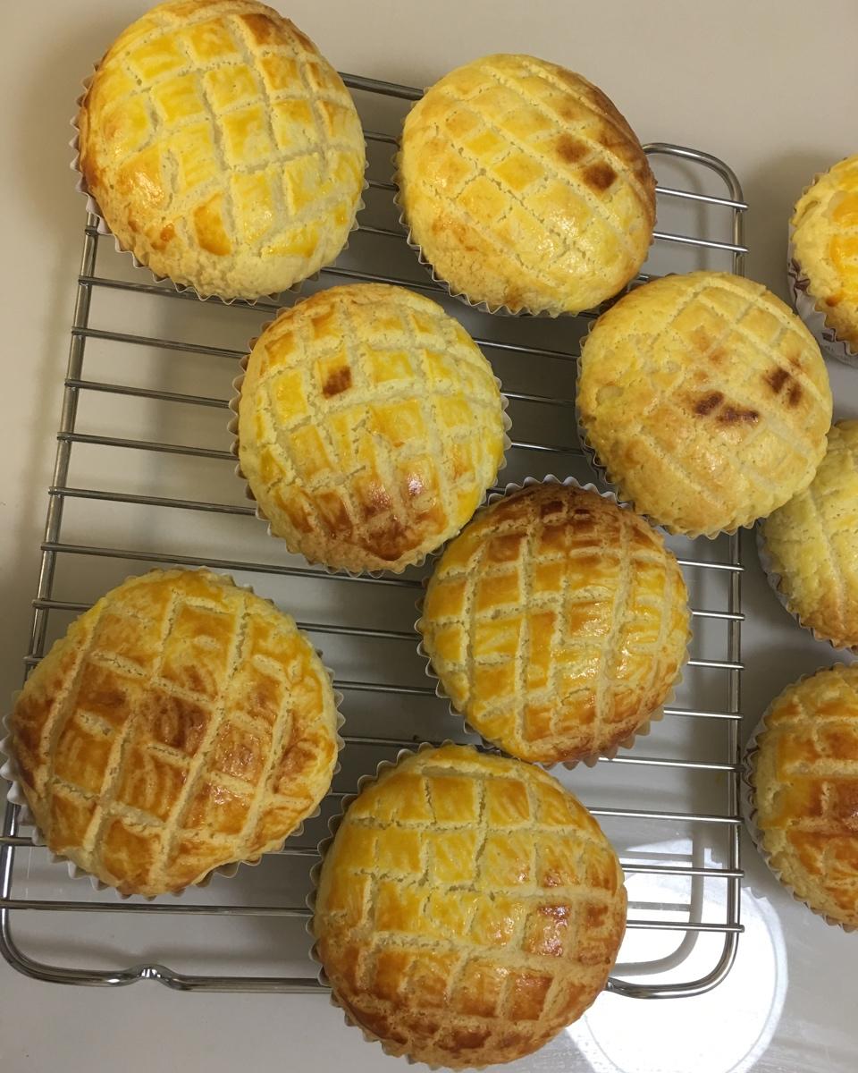 好吃到炸裂的港式菠萝包（附带制作酥皮的小视频）