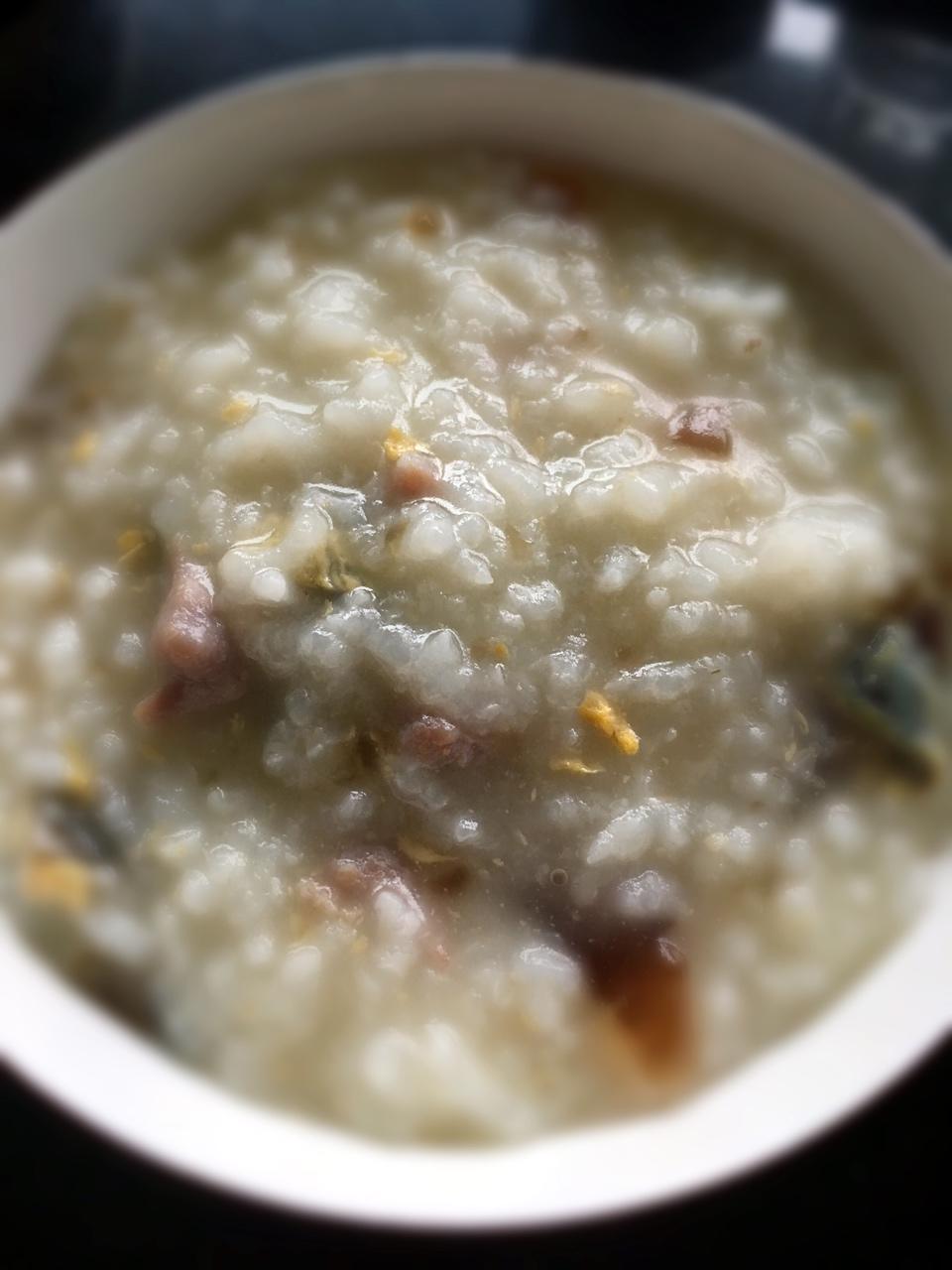 砂锅皮蛋瘦肉粥