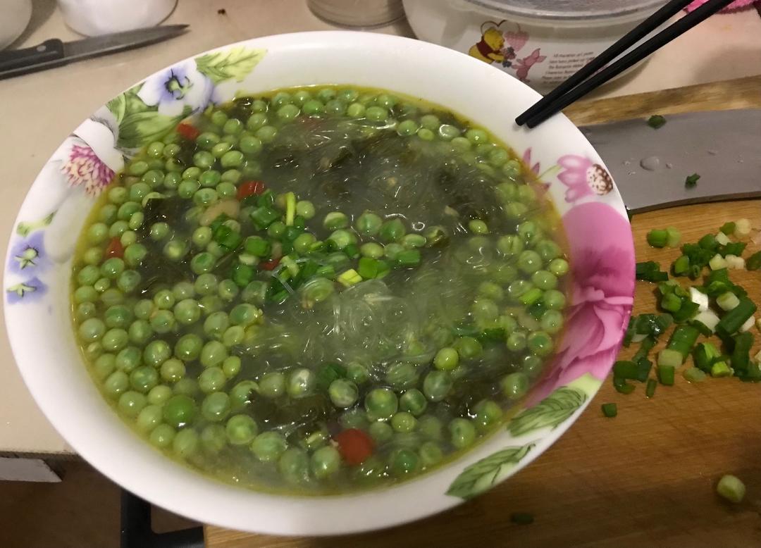 豌豆酸菜粉丝汤