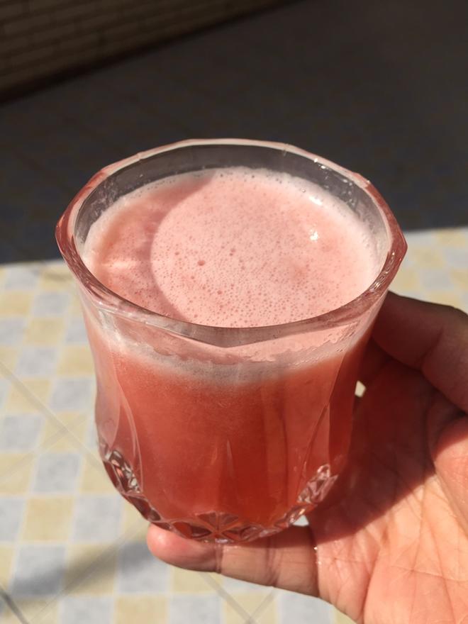 超简单宝宝草莓汁的做法