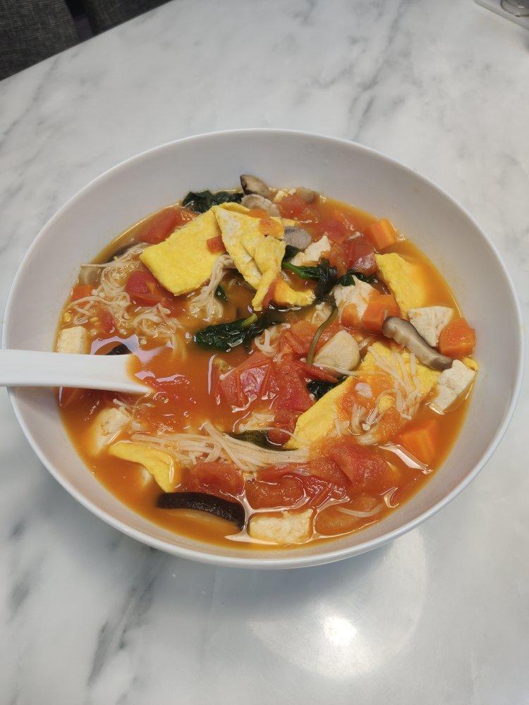 西红柿菌菇豆腐汤