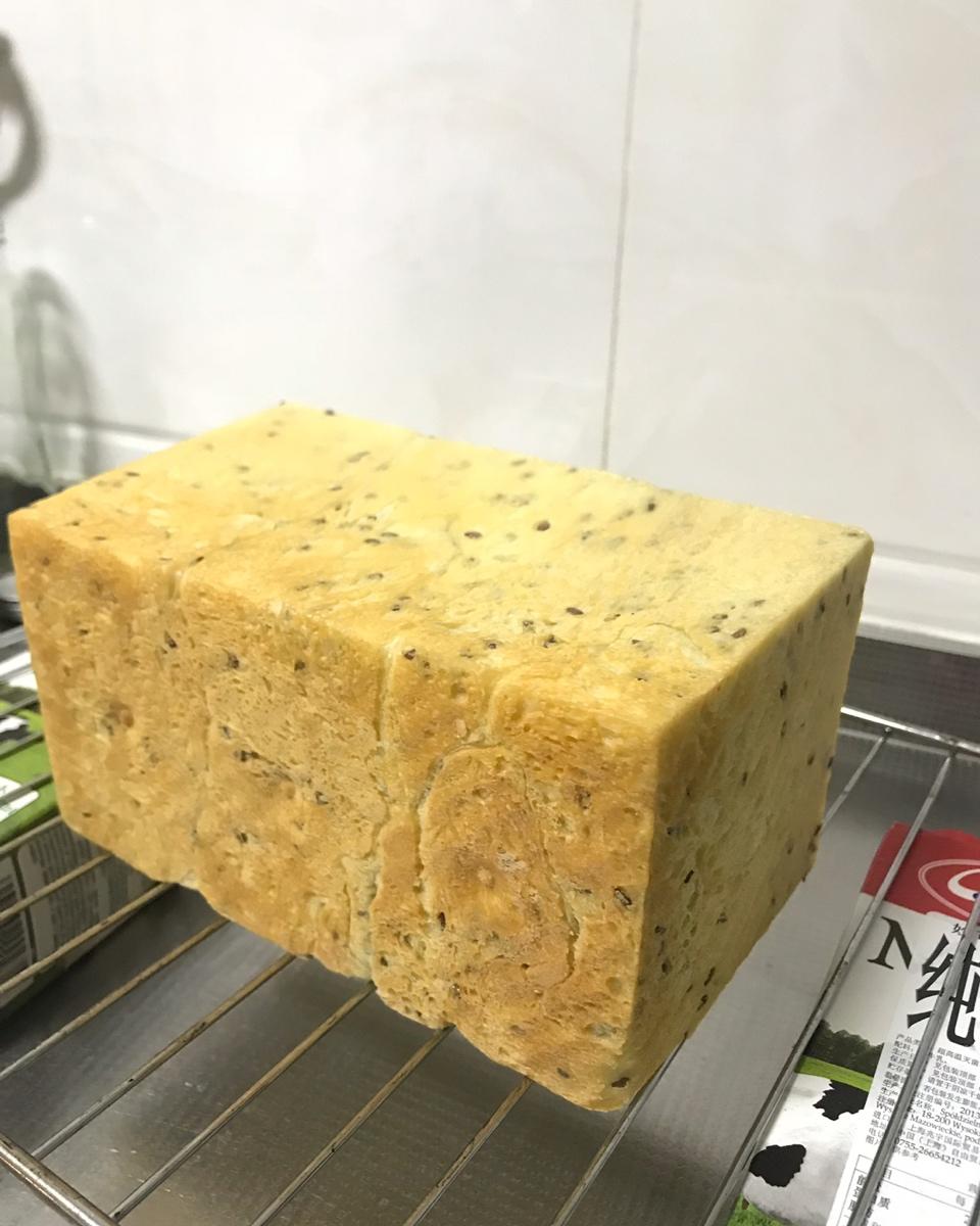 亚麻籽土司