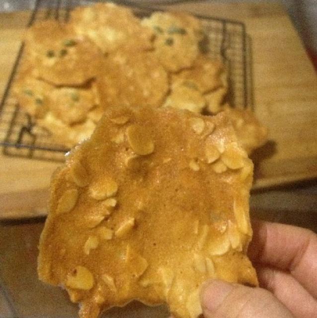 杏仁薄脆饼干