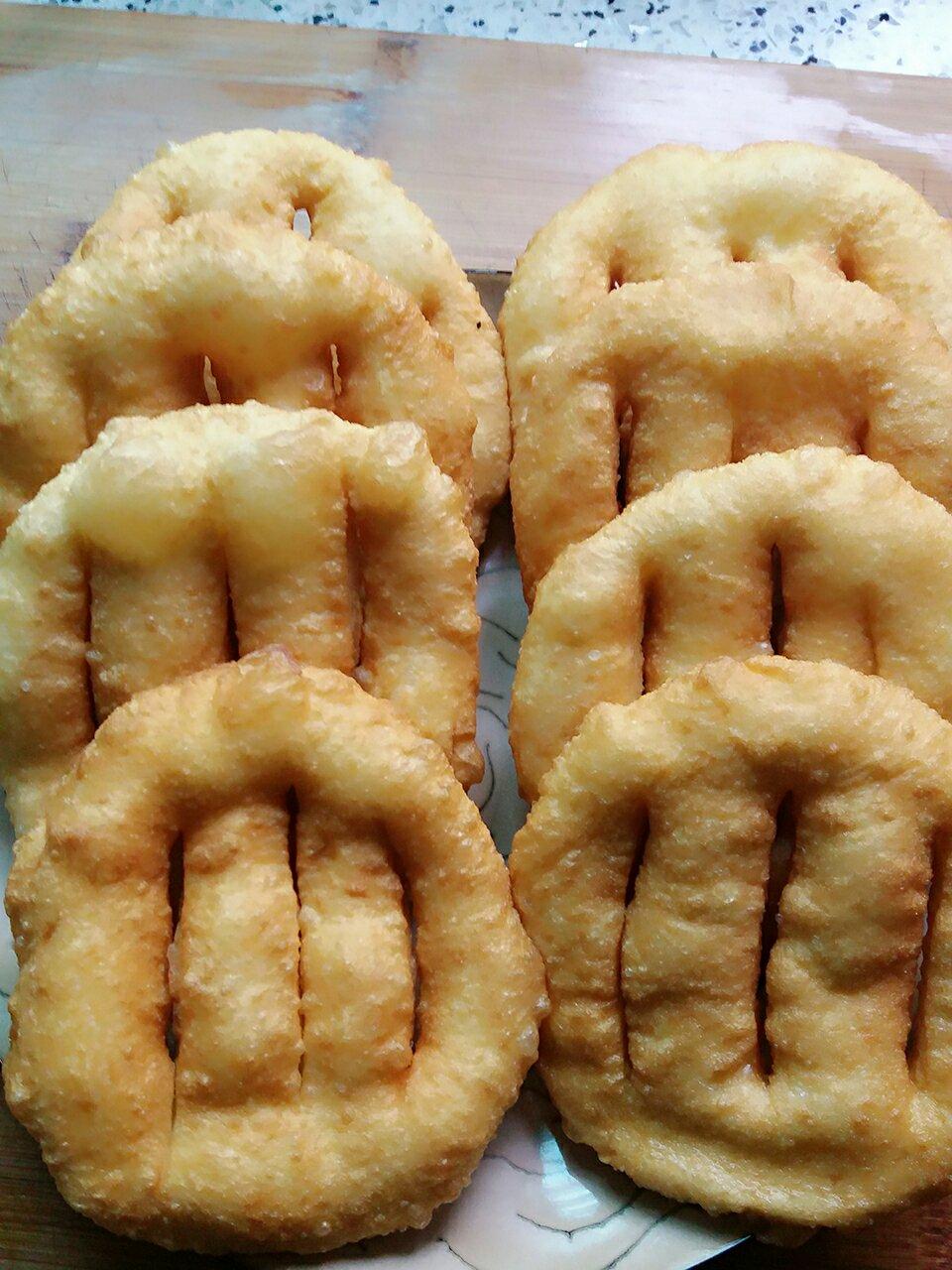 做过 炸油饼 软软的,特别煊呼,主要是发面好