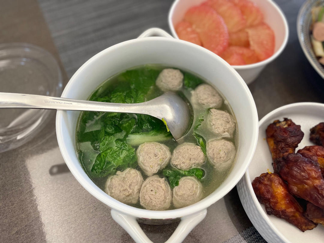 老人孩子都爱的肉丸青菜汤