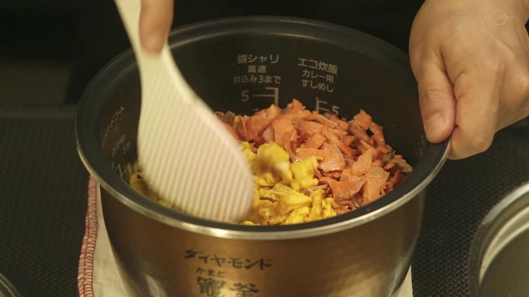 【昨何食】鲑鱼鸡蛋黄瓜散寿司的做法 步骤6