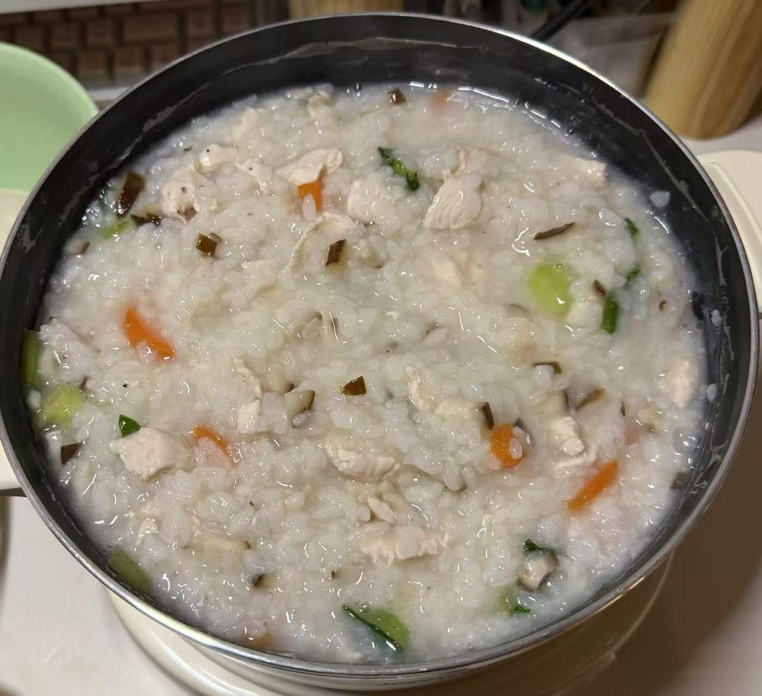 香菇青菜胡萝卜鸡胸肉粥