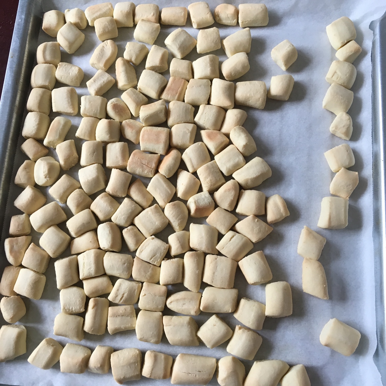 小石头饼干。