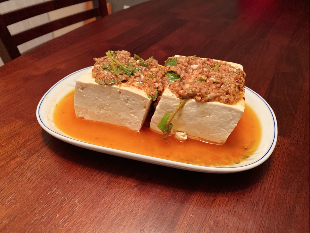 重庆老店的招牌菜，直接干掉几碗白米饭的——淋汁豆腐