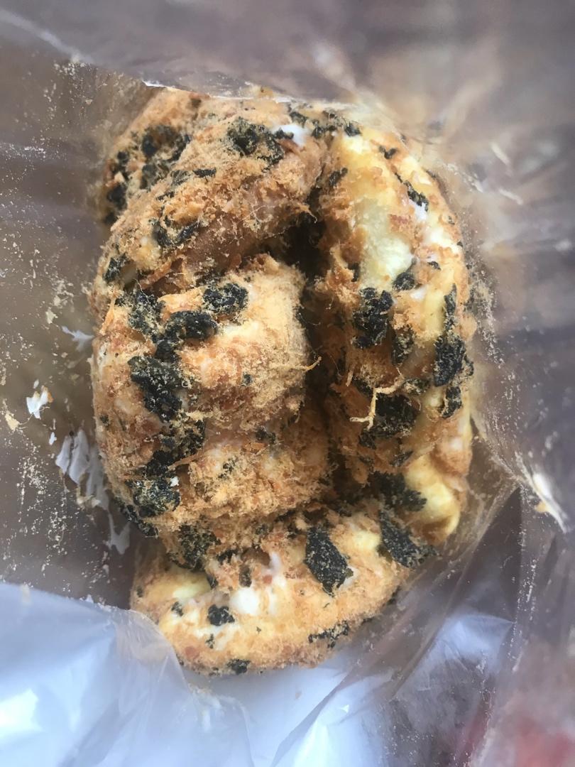 咸香松软的肉松小贝