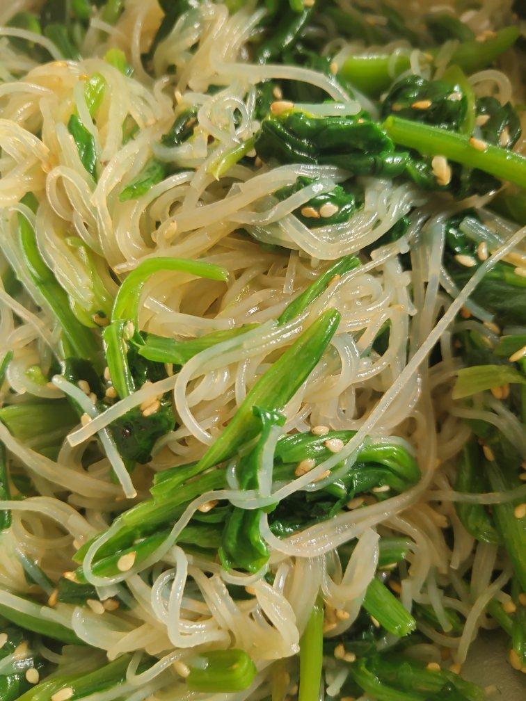 开胃爽口又营养的菠菜拌粉丝