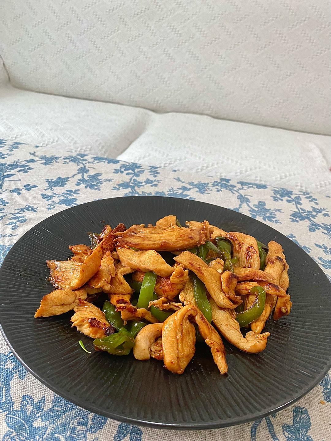 低卡美味减脂餐 ｜ 青椒肉丝（鸡胸肉版）