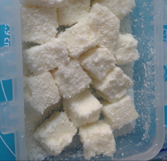 完胜85度C牛奶椰丝小方