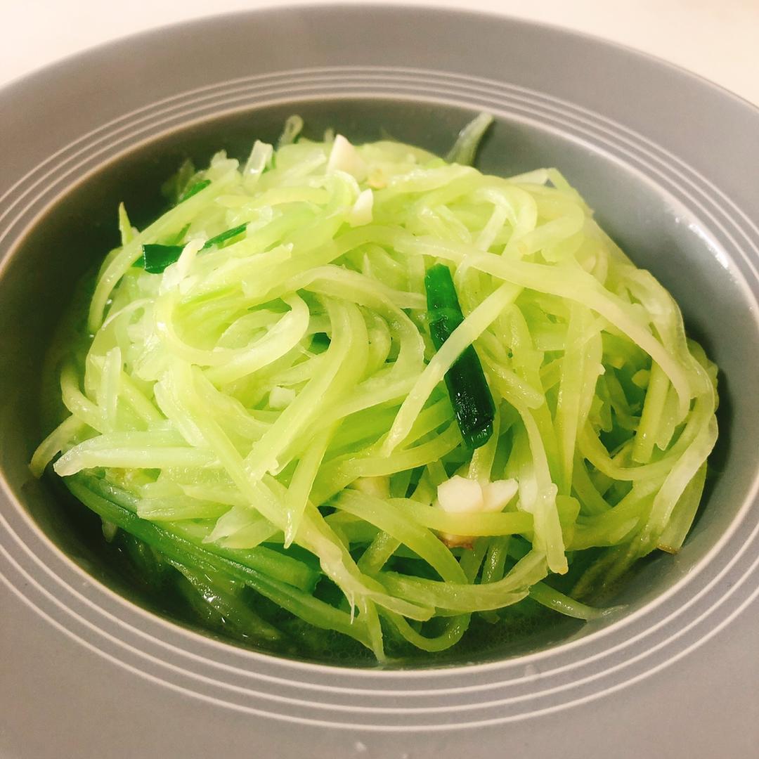 清炒莴笋丝-超快手的做法