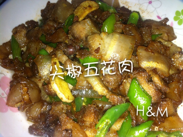 家常青椒干煸五花肉