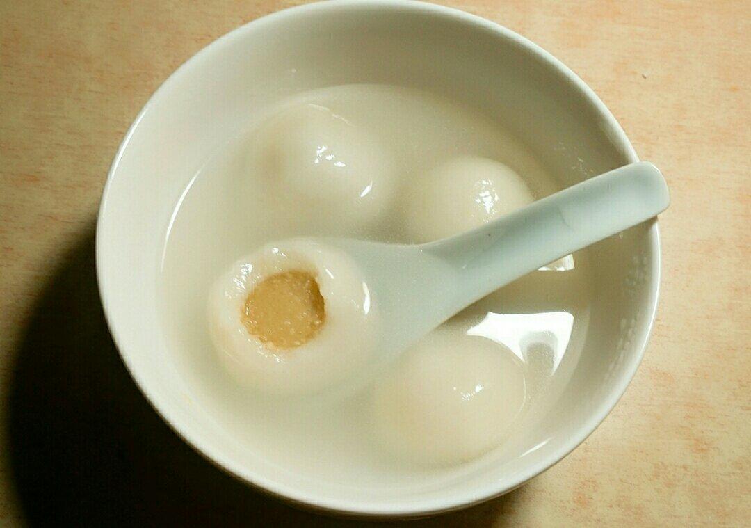 晓蛮腰做的花生馅汤圆