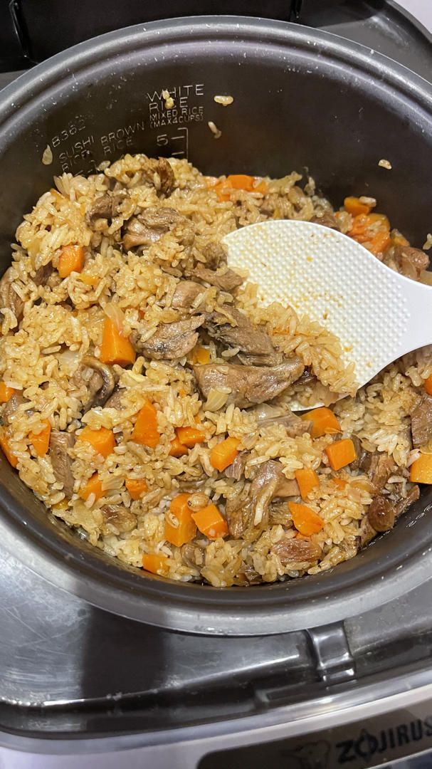 羊肉手抓饭