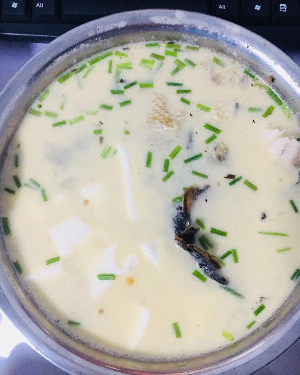 黑鱼豆腐汤