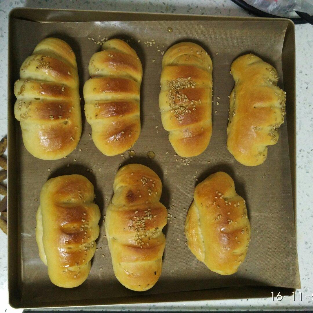 肉松肠仔包