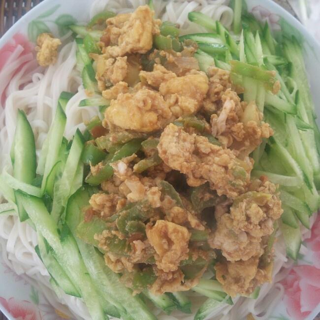 东北鸡蛋炸酱面的做法