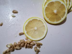糖渍柠檬姜茶的做法 步骤2