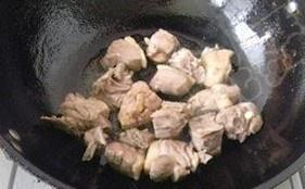 香菇烧鸭肉的做法 步骤3