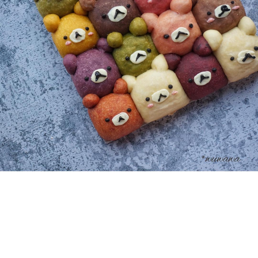 彩色轻松熊卡通造型面包