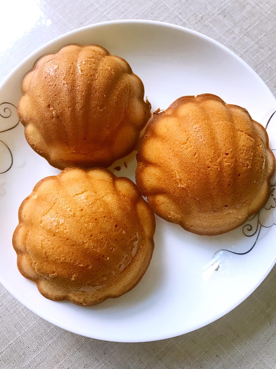 玛德琳（蓝带方）