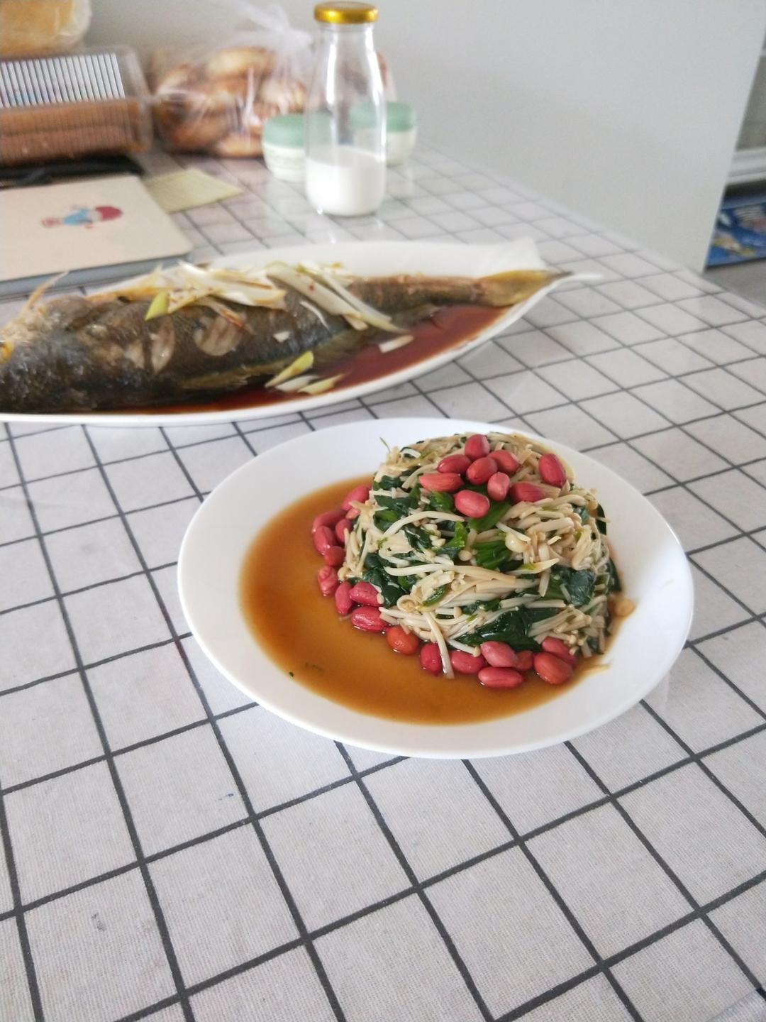 凉拌菠菜金针菇