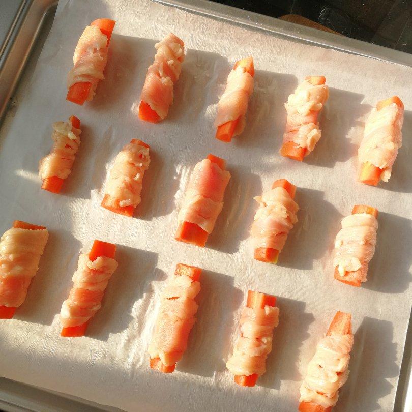 狗狗磨牙零食: 胡萝卜鸡胸条