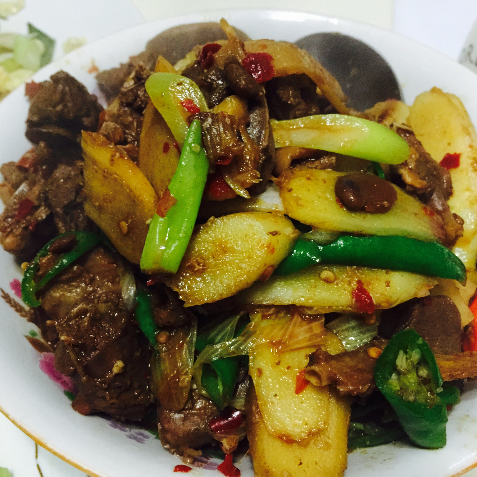 子姜焖鸭煲