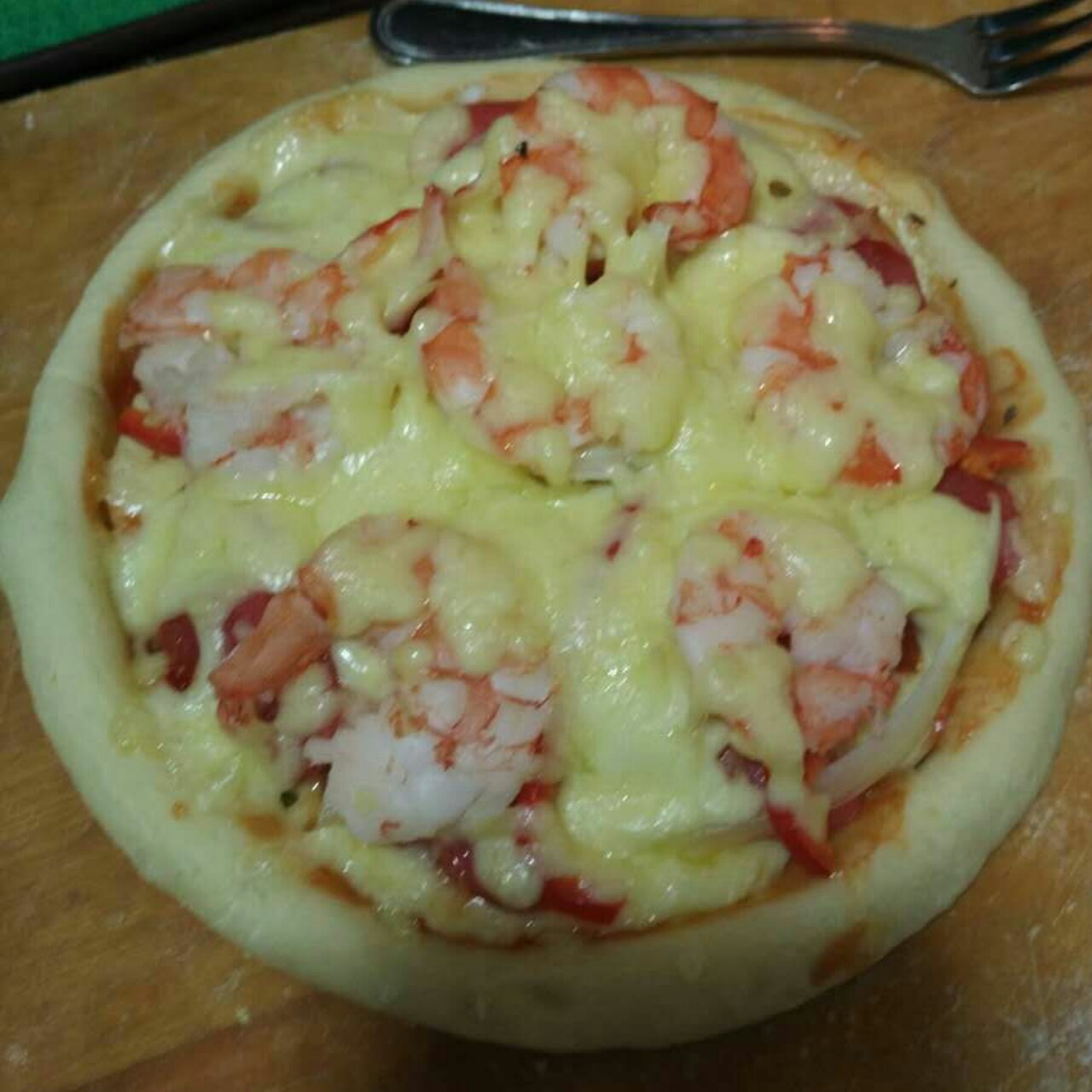 厚底鲜虾培根披萨
