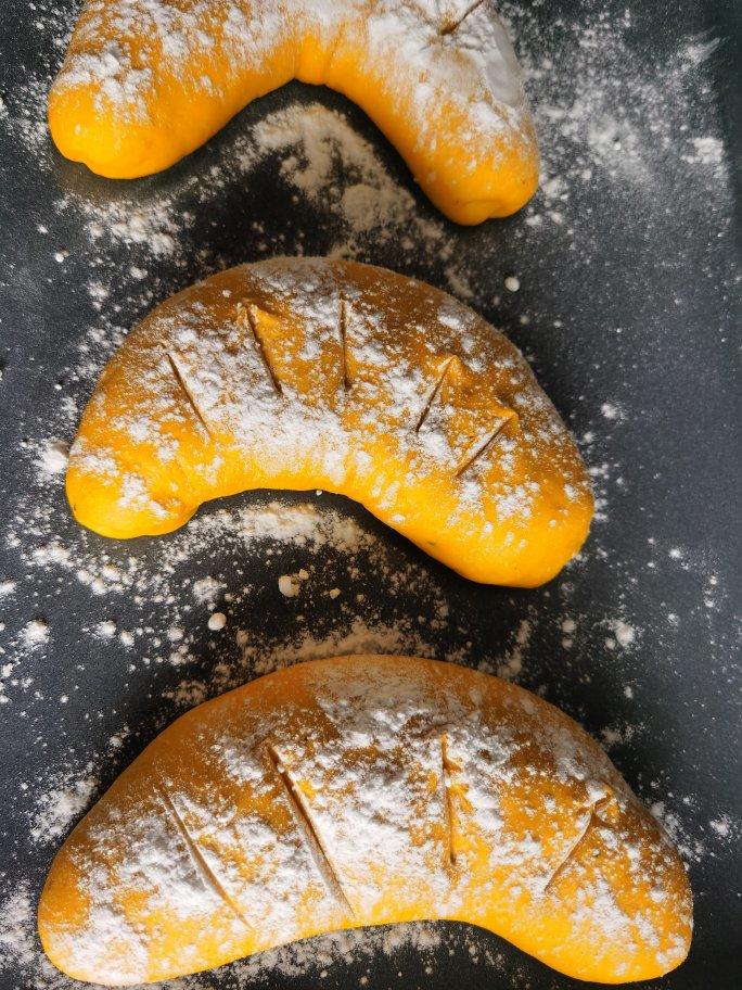 好吃到疯的南瓜奶酪软欧包