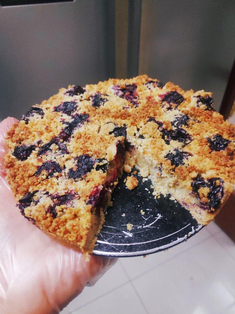 酥顶爆浆蓝莓派