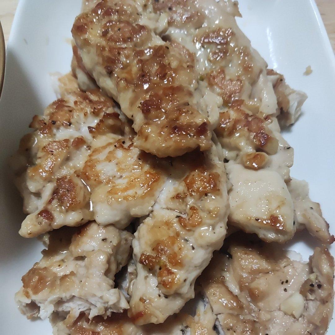 【嫩煎鸡胸肉】