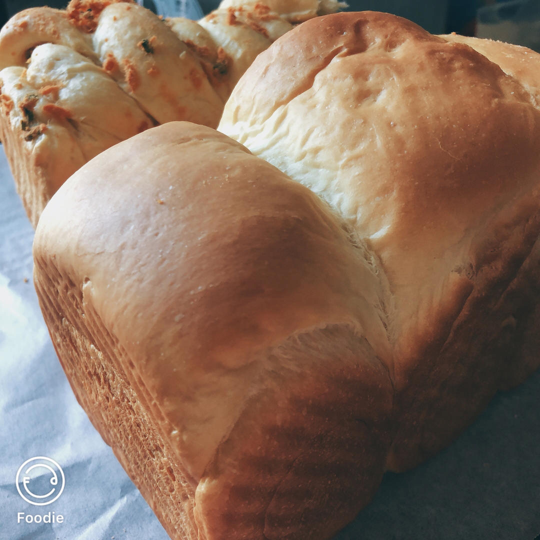 『醇香椰浆嫩白吐司』