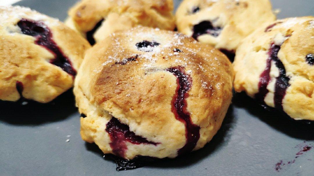 爆浆蓝莓司康Blueberry Explosion Scone