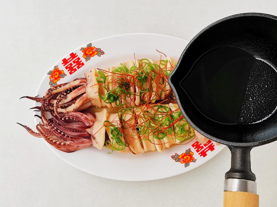 葱香白灼鱿鱼，新手小白都能做的宴客好菜的做法 步骤8