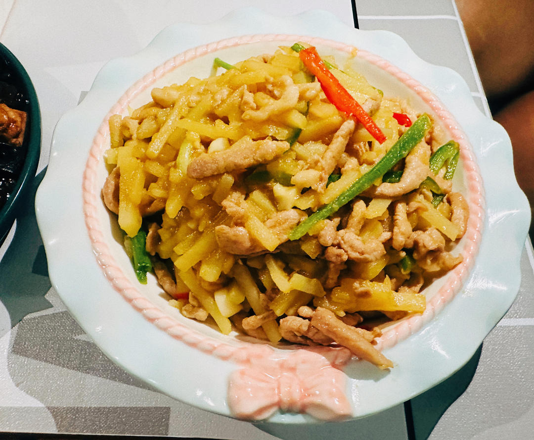 青椒土豆炒肉丝