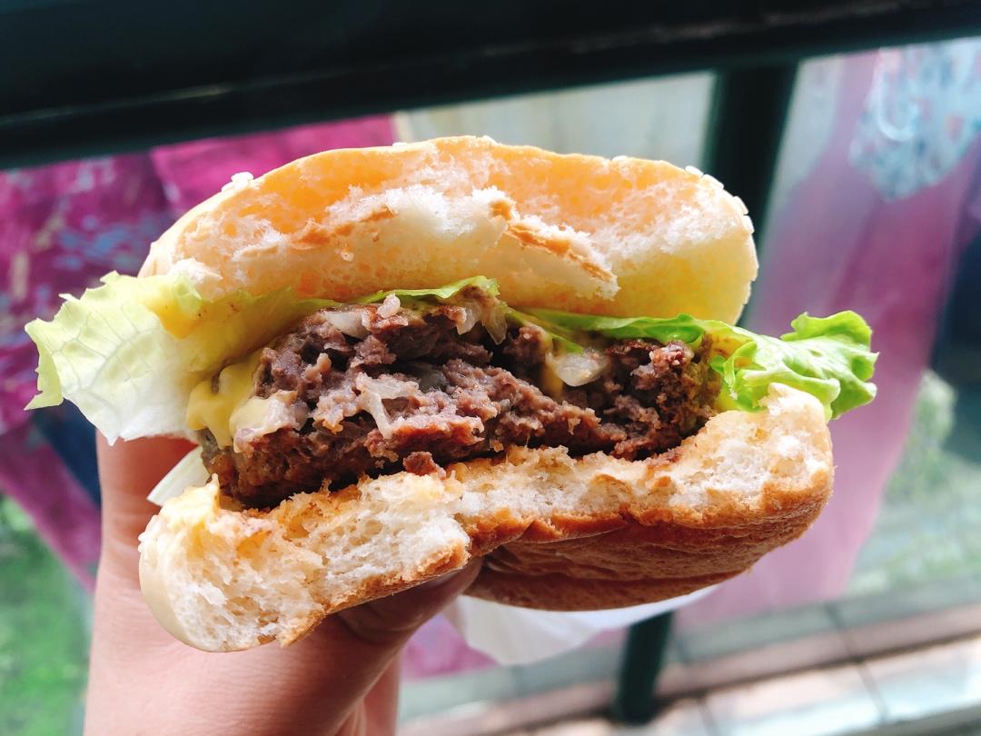 【牛肉汉堡 煎出香嫩多汁的牛肉饼图片】果大厨的文艺范儿_下厨房