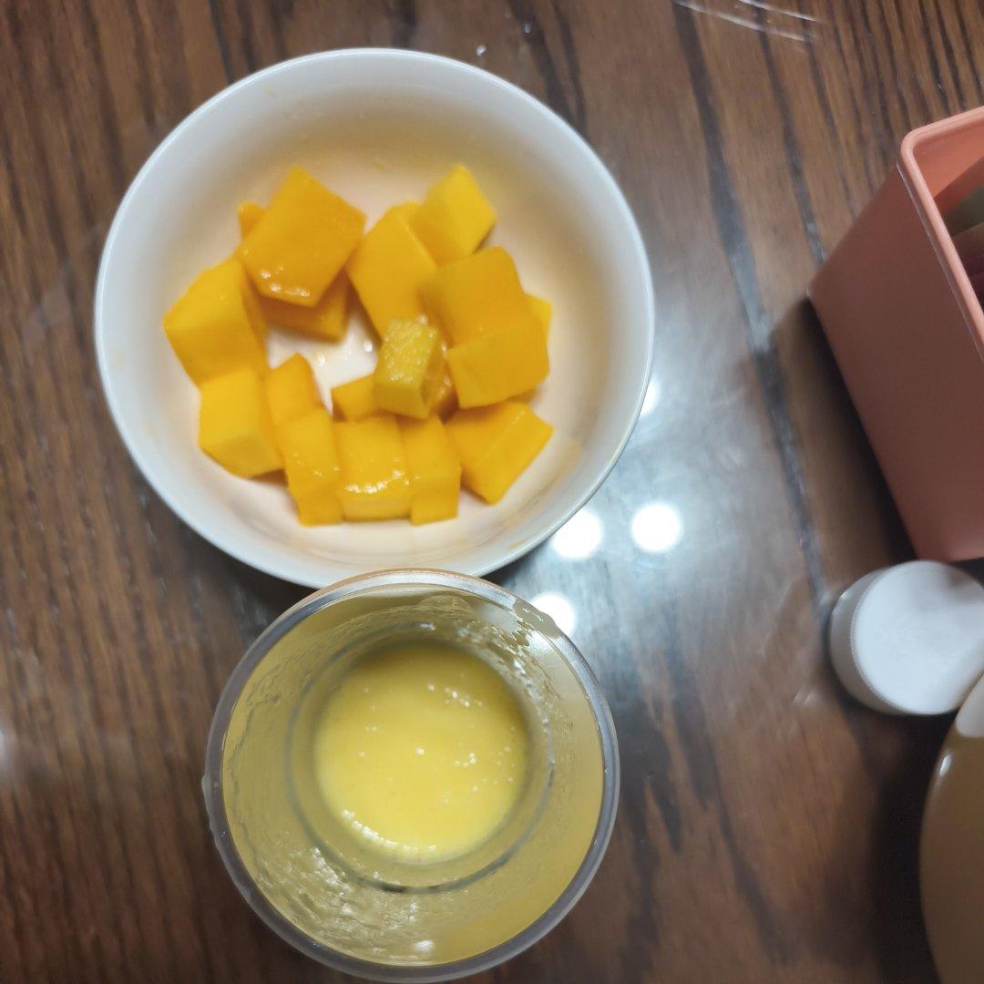 鲜榨芒果汁